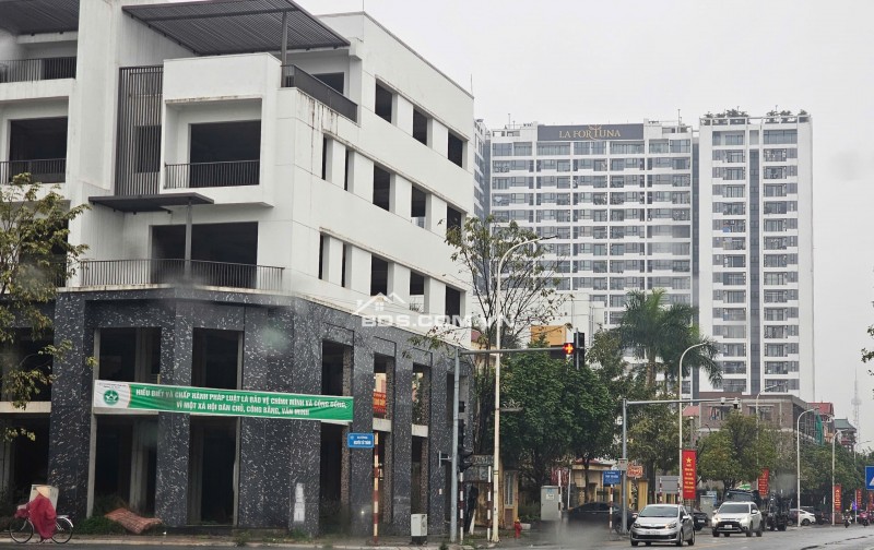 BÁN NHÀ PHỐ 5 TẦNG MẶT PHỐ (553,4m2 mặt sàn) MẶT ĐƯỜNG NGUYỄN TẤT THÀNH - VỊ TRÍ KIM CƯƠNG